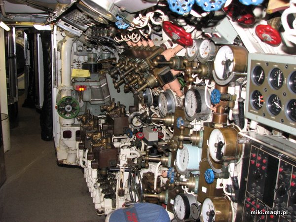 HMAS Ovens submarine