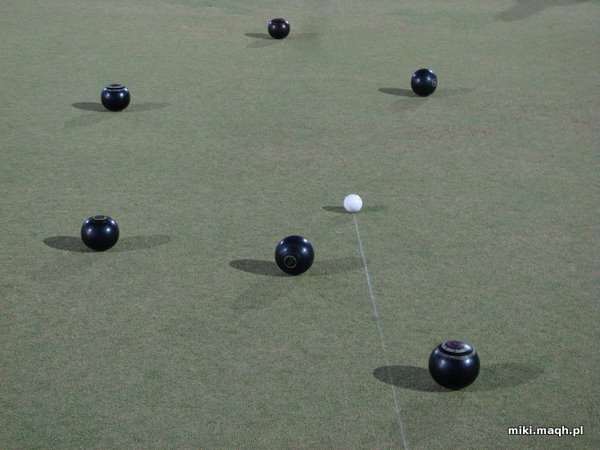 Lawn bowls