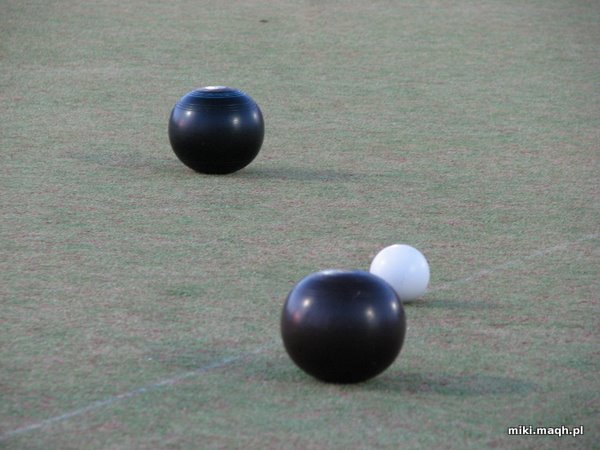 Lawn bowls