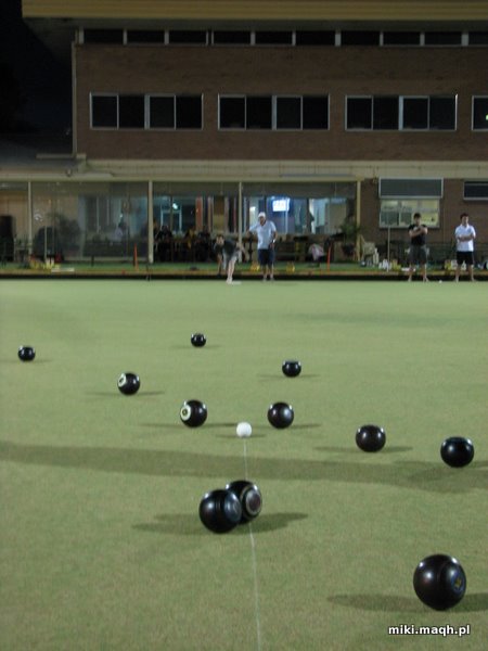 Lawn bowls