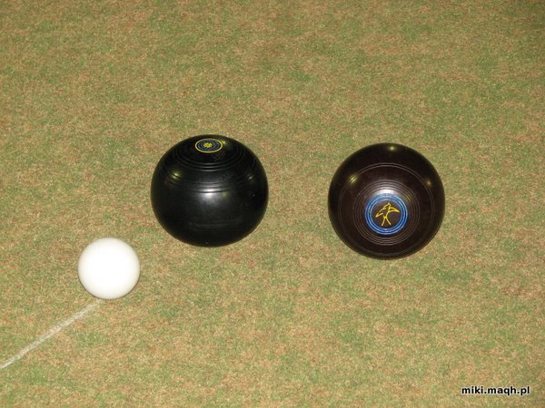 Lawn bowls