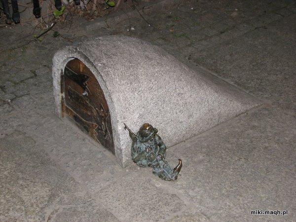 Wrocławskie krasnale - Śpioch Wrocławskie krasnale - Śpioch